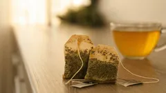 Dalla ruggine ai cattivi odori: usi originali delle bustine di tè in casa