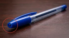 Sapete perché molti cappucci delle penne hanno un piccolo foro nella parte superiore?