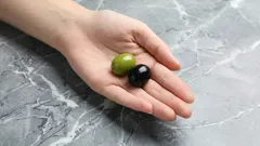 Pochi lo sanno: qual è la differenza tra olive verdi e nere?
